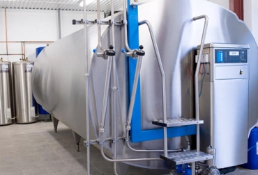 Los productores asociados a Asogansab se vieron beneficiados con un tanque frío que les permitirá vender su leche a Coolechera a un mejor precio. Foto: delaval.com.ar Ganaderos Magdalena 2021, venta de leche Magdalena 2021, tanque frío, Fedegán, Asoganorte, Coolechera, la Asociación de Ganaderos de Santa Bárbara de Pinto, Asogansab, producción de leche, leche fría, venta de leche fría, mejor precio de leche, hectárea pasto de corte, Alianzas Productivas 2021, ganado bovino, ganadería bovina, carne, leche, ganaderos, ganaderos colombia, ganado, vacas, vacas Colombia, bovinos, Ganadería, ganadería colombia, noticias ganaderas, noticias ganaderas colombia, CONtexto ganadero