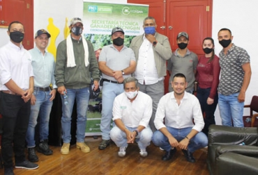En Jericó (Antioquia) buscan apoyar a los ganaderos por medio de un proyecto de mejoramiento genético que les permita ser más productivos, competitivos y rentables. Foto: Cortesía Jericó, Antioquia, UMATA, Administración Municipal, universidad de antioquia, Agrosavia, productores, mejoramiento genético, plan de desarrollo, proyecto, progenie, fenotípicas, genotípicas, ganado bovino, hatos, parámetros productivos, rentabilidad, Competitividad, productividad, sector agropecuario, alianzas estratégicas, aguacate, exportaciones, Tecnig@n, beneficiarios, brahman, cruces, Asistencia técnica, Ganadería, ganadería colombia, noticias ganaderas colombia, CONtexto ganadero