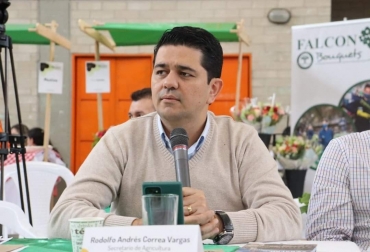 Rodolfo Correa, secretario de Agricultura, presentó la iniciativa en materia de orgánicos. Foto: Cortesía. abonos organicos antioquia