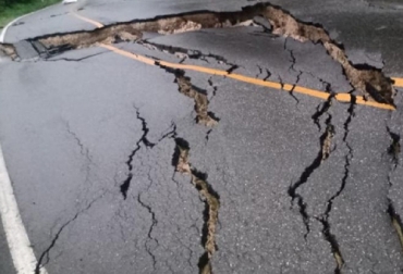 Tanto las vías principales como las terciarias cercanas a La Mesa y Viotá en Cundinamarca se han deteriorado por cuenta del invierno. Foto: alertabogota.com vías afectadas por el invierno en Colombia