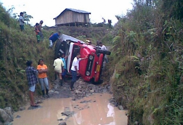 Así luce una vía de Barbacoas, Nariño, situación que hace que transitar por ella resulte casi imposible. Foto: CONtexto Ganadero. Vías terciarias Colombia