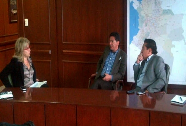 Cecilia Álvarez Correa, ministra de Transporte, Fernando Flórez, alcalde de Tunja y Carlos Amaya, representante a la Cámara. Foto: Alcaldía de Tunja. Cecilia Álvarez Correa, ministra de Transporte, Fernando Flórez, alcalde de Tunja y Carlos Amaya, representante a la Cámara. Foto: Alcaldía de Tunja.