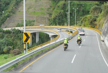 Recursos para vías terciarias y obras de infraestructura, fue lo prometido por la ministra de Transporte. Foto: Ministerio de Transporte. Vías del Eje Cafetero