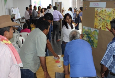 Más de 80 productores pecuarios recibieron este curso para mejorar el rendimiento de sus hatos. Foto: Corporinoquía. Bancos forrajeros en Colombia