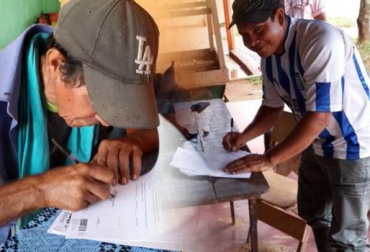 Cada uno de los productores beneficiarios recibieron 5 reses para empezar a cambiar su actividad económica. Foto: Alcaldía de El Retorno. Ganaderos de Guaviare