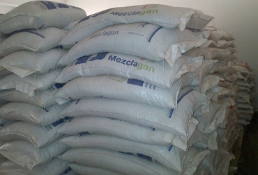 Productos como melaza, torta de palmiste, semilla de algodón, heno, silo de maíz, mezclagán y sal mineralizada se encontrarán en esta bodega. Foto: CONtexto ganadero. Bodega en Trinidad