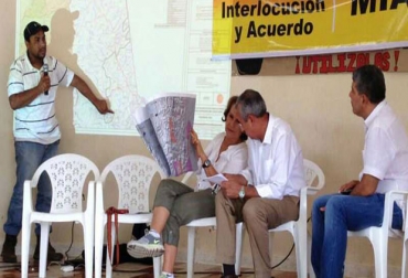 La mesa de diálogos cumple su segundo día en Tibú, Norte de Santander. Foto: Diario La Opinión. protestas en Catatumbo