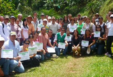 Un total de 67 dueños de fincas asistieron a una capacitación de Buenas Prácticas Agrícolas. Foto: Gobernación de Risaralda. Certificación en Buenas Prácticas Agrícolas
