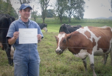Las certificaciones del ICA ayudan a que el ganadero reciba una bonificación económica en leche y un estatus exportador en carne. Foto: Sena. Certificación de predios