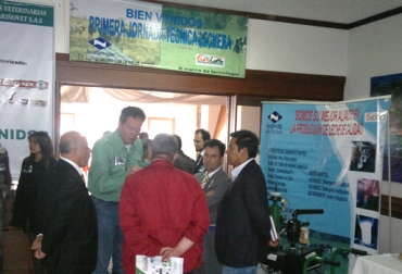 Más de 300 asistentes a la primera Jornada Técnica Lechera participaron en charlas sobre TLC y salud animal. Foto: Novalfarm Jornada Técnica Lechera
