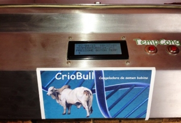 Esta máquina mantiene el semen a bajas temperaturas para inseminarlo artificialmente. Foto: Sena. Congeladora de semen