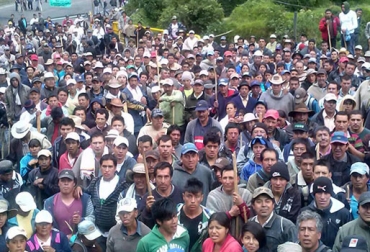 Productores de papa, indígenas y campesinos bloquean las principales vías del departamento. Foto: Tomada de @pauloriom. Dignidad papera