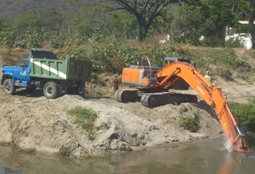La solución para las embarcaciones es dragar el río Magdalena en Sabanagrande. Foto: Gobernación del Magdalena. Dragado Río Magdalena.