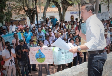 El Gobernador de Santander anunció la adecuación de unos pozos profundos y la construcción de un acueducto, sin embargo no hay muchas esperanzas ante las promesas. Foto: Gobernación de Santander. Richard Aguilar Villa