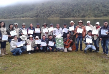 Los productores, luego de varios meses de trabajo recibieron su certificado y están listos para ser más productivos. Foto: Jesús Parada / Fedegán. Certificación en Norte de Santander
