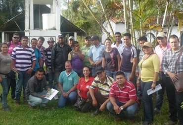 Grupo certificado en Bucaramanga, personal de las alcaldías, funcionarios de Fedegán y vacunadores El SENA certificó el pasado 8 de noviembre a 37 vacunadores por 3 años