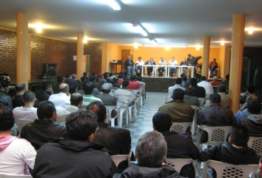 El sindicato de Trabajadores del Matadero Frigorífico Guadalupe, Sintragrif, en medio de la reunión. Foto: @hernandurangop. Paro en frigorifico guadalupe
