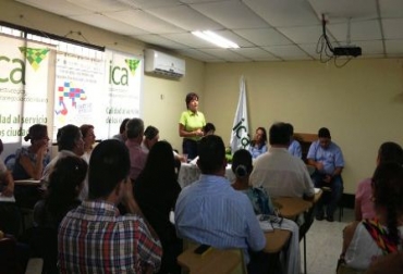 Fotografía de la reunión llevada a cabo con los ganaderos de Córdoba y el Instituto Colombiano Agropecuario. Foto: CONtexto Ganadero. Zonas de Excelencia Sanitaria por el ICA