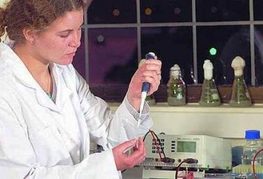 La efectividad de la preñez de la vaca con esta técnica es de 90%. Foto: Centro Acuícola y Agroindustrial. Inseminación artificial en ganadería