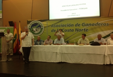 Más de 400 ganaderos hacen presencia en primeras horas del Foro Lácteo en Barranquilla. Foto: CONtexto Ganadero. Foro lácteo Fedegán