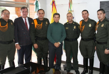 Fotografía de los asistentes a la reunión sostenida entre la Dicar y el gremio bovino. Foto: CONtexto ganadero. fedegán dicar lafaurie