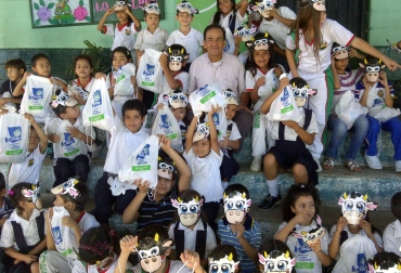 750 niños fueron los beneficiados en Florencia, Caquetá, de la actividad adelantada por el Comité Departamental de Ganaderos 750 niños fueron los beneficiados en Florencia, Caquetá, de la actividad adelantada por el Comité Departamental de Ganaderos