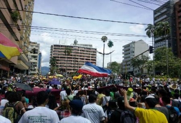 Más de 2mil personas salieron a machar en las calles de Ibagué. Foto: @luisfervasquez1. Marcha carnaval Tolima