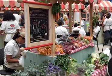 En centros comerciales como Santafé, Mayorca y el Mall de Laureles se han llevado a cabo los mercados. Foto: Mercados Campesinos de Medellín. Mercados campesinos