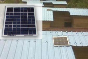 Un proyecto de 66 viviendas rurales provistas de paneles solares, serán entregadas en las próximas semanas en el Urabá antioqueño. Imagen: CONtexto Ganadero. Panales solares en vivienda rural