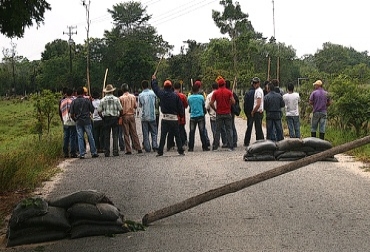 En Arauca la Policía argumenta que el hecho es apoyado por las Farc y el ELN. Foto: Organizaciones Sociales. Paro cívico Arauca.jpg