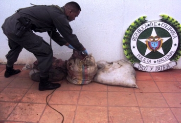 En total, se incautaron en el lugar 3.120 kilos de carne de res. Foto: Policía Nacional. 3.120 kilos de carne de res ilegal en Córdoba