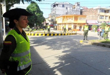 Con el aumento del pie de fuerza, la Policía busca que los habitantes de la zona confíen en los uniformados y se acerquen a ellos a denunciar cualquier eventualidad que ocurra. Foto: Tomada de miputumayo.com Policía en Puerto Asís