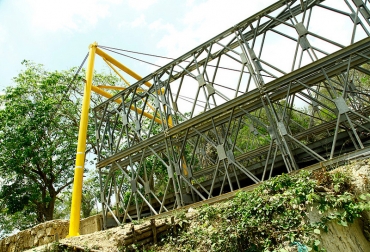 Una de las obras que se ejecuta con recursos de Colombia Humanitaria es el puente sobre el arroyo Pechelín en vía a Toluviejo. Foto: Colombia Humanitaria. Colombia Humanitaria develó el presupuesto de 2013 para obras en Sucre.