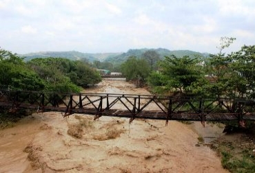 En varias de las localidades las pérdidas han sido cuantiosas y las autoridades tienen dificultades para socorrer a los afectados. Foto: Esther Prince Durán. Invierno en Santander.