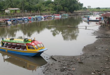 La intensidad del verano impide que las embarcaciones puedan movilizarse por el río Magdalena. Foto: Cortesía - El Universal/Cartagena. Río Magdalena