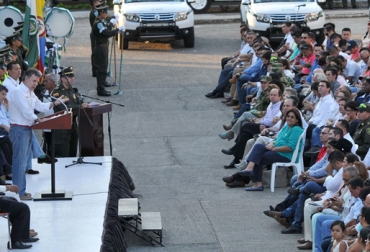 Durante su visita al Casanare, el Presidente hizo entrega de pie de fuerza y elementos para la Policía. Foto: SIG. Juan Manuel Santos