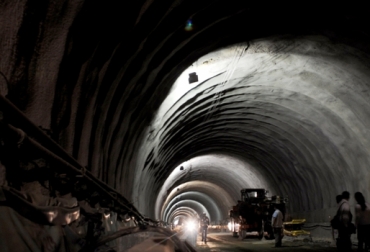 En este tramo, de 27 kilómetros, se hace una inversión estimada de $1,8 billones. Foto: MinTransporte. Nuevos túneles vía al Llano