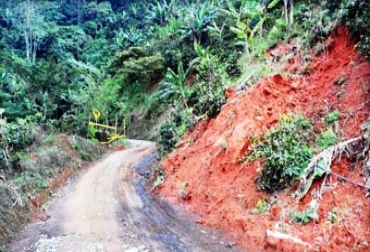 En total, 50 mil kilómetros golpeados por la ola invernal se pondrán en mantenimiento. Foto: Archivo. Mintrasporte hará mantenimiento en las vías terciarias de Risaralda.