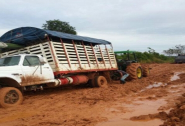 Las diversas vías del Caquetá han resultado afectadas por cuenta del invierno. Foto: CONtexto Ganadero. Invierno en Colombia