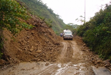 La vía entre Suaza y Florencia requieren $16 mil millones para ser reparada. La vía entre Suaza y Florencia requieren $16 mil millones para ser reparada.
