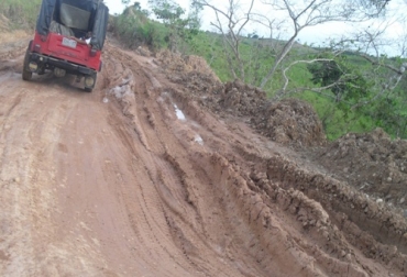 Los productores deben enfrentarse a vías en pésimo estado a la hora de sacar sus productos de las fincas. Foto: CONtexto Ganadero. Vías terciarias en Caquetá