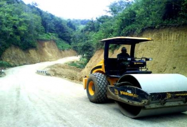 8 municipios de Sucre que integran los Montes de María, serán los beneficiados. Foto: Ejército Nacional. Vías terciarias Sucre.jpg