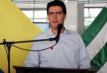 El comité propuesto por el Gobernador, serviría de mediador ante otro nuevo paro como el que protagonizaron los cafeteros. Foto: Gobernación de Caquetá. Gobernador de Caquetá, Víctor Ramírez Loaiza