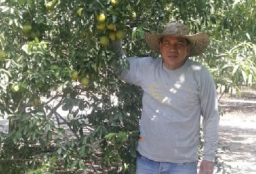 Desde los 13 años comenzó a trabajar en el campo, pues en su familia ya trabajaban con ganado. Foto: Cortesía. ganaderia, ganaderia colombia, ganaderia colombiana, contexto ganadero, hermidez barrero preciado, campesino, pequeño productor espinal, espinal, tolima, cultivo mango, cultivo arroz, agricultura, ganaderia, cria ganado, ganadero, ganadero colombia