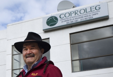 Desde la creación de Coproleg, Marco Báez ha sido su gerente y el impulsor de la cooperativa para ayudarla a crecer y fortalecer. Foto: Cortesía Coproleg, cooperativa, leche, Guatavita, almacén de insumos, comercialización, Colanta, intermediarios, Gobernación de Cundinamarca, tanque de leche, medicamentos veterinarios, Banco Agrario, concentrados, ganadería, ganadería colombia, noticias ganaderas colombia, contexto ganadero