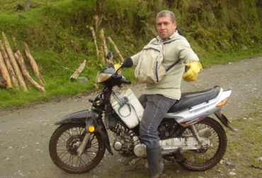 Correa ha estado presente en cada uno de los 30 ciclos de vacunación que Fedegán ha implementado desde 1998. Foto: CONtexto ganadero Óscar Correa, vacunador Fedegán
