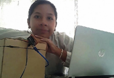 Alba Mery Garzón, ingeniera agroindustrial de la Universidad Nacional de Colombia, diseñó un dispositivo que facilita la búsqueda de un buen color en los alimentos, característica comercial importante para la industria y mediante el cual también se identifica la pérdida de nutrientes. Foto: Universidad Nacional. Con el prototipo se pretende obtener un instrumento más económico, accesible y diferente a los de laboratorio, pues un colorímetro o un espectofotómetro necesitan de un software y de mantenimiento.