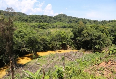 Quebrada Ucurú, afluente que abastece a la quebrada de Villa, municipio de El Bagre. Foto: USAID Colombia, Medio Ambiente, El Bagre, Usaid, CONtexto ganadero, ganadería colombia