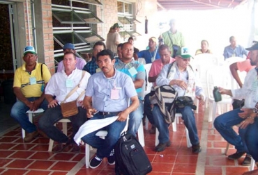 Los productores lecheros evidenciaron su disgusto por la publicación de la norma a pesar de los reparos. Foto: EL INFORMADOR Precio competitivo exportación opinión ganaderos, Precio competitivo exportación leche 2018, Precio exportación leche, cuencas lecheras Colombia, Resolución 00083 de enero 30 de 2018 del MADR, fedegan, precio de la leche, precio competitivo de la leche, ZOMAC, producción de leche de las Zomac para exportar, CONtexto ganadero, ganadería colombia, noticias ganaderas colombia