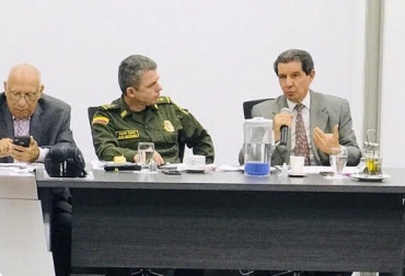 “El contrabando tiene un nivel de negociación tan alto que no puede ser manejado por 5 o 6 facinerosos”, dijo José Félix Lafaurie Rivera. Foto: @PoliciaAduanera Combatir mafias del contrabando, ganado bovino, cifras de gran valor, estado crítico, perjudica a producción nacional, contrabando en Costa Caribe, Cúcuta y Arauca, CONtexto ganadero, noticias de ganadería colombiana.